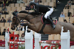 Das Drei-Sterne-Springen am Samstag gewann Derbysieger Thomas Kleis auf Carassina. Foto: Jutta Wego